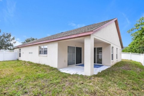 Villa ou maison à louer à Kissimmee, Floride: 4 chambres, 184.69 m2 № 2426858 - photo 16