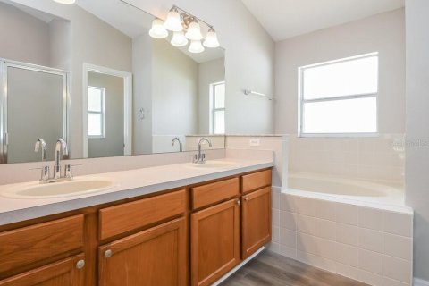 Villa ou maison à louer à Kissimmee, Floride: 4 chambres, 184.69 m2 № 2426858 - photo 11