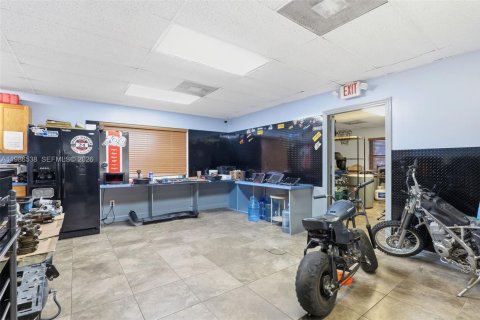 Propiedad comercial en venta en Sebastian, Florida № 2048232 - foto 13