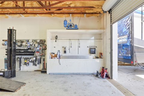 Propiedad comercial en venta en Sebastian, Florida № 2048232 - foto 8