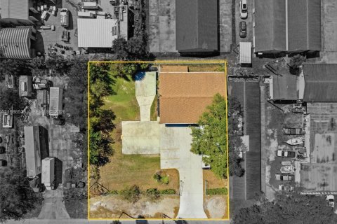 Propiedad comercial en venta en Sebastian, Florida № 2048232 - foto 3