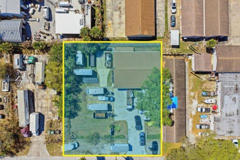 Propiedad comercial en venta en Sebastian, Florida № 2048232 - foto 2