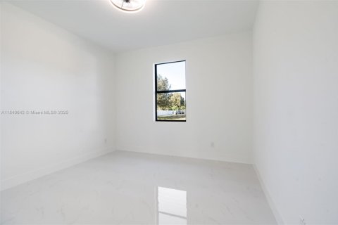 Купить виллу или дом в Лихай-Эйкерс, Флорида 3 спальни, 151.71м2, № 1830935 - фото 12