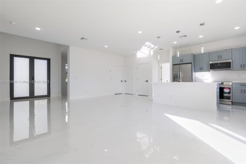 Купить виллу или дом в Лихай-Эйкерс, Флорида 3 спальни, 151.71м2, № 1830935 - фото 6