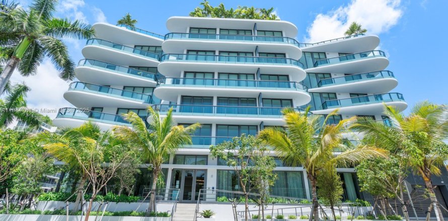 Condominio en Bay Harbor Islands, Florida, 2 dormitorios № 1932429