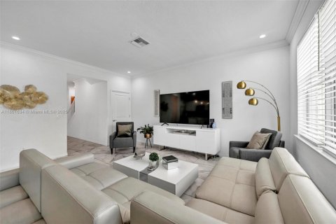 Adosado en venta en Hollywood, Florida, 3 dormitorios, 202.99 m2 № 1888947 - foto 3