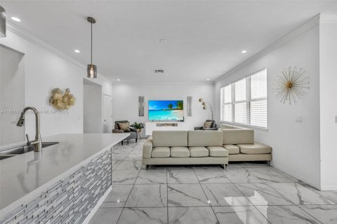 Adosado en venta en Hollywood, Florida, 3 dormitorios, 202.99 m2 № 1888947 - foto 4