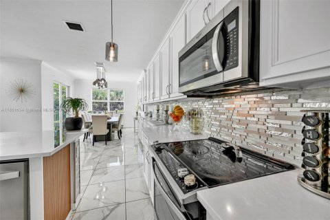 Adosado en venta en Hollywood, Florida, 3 dormitorios, 202.99 m2 № 1888947 - foto 9