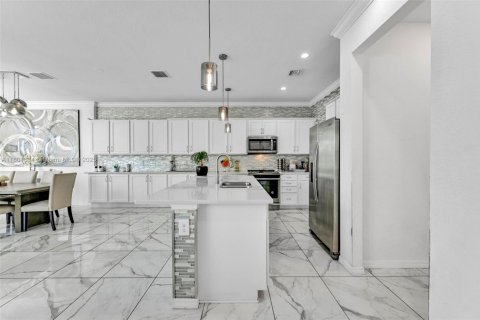 Adosado en venta en Hollywood, Florida, 3 dormitorios, 202.99 m2 № 1888947 - foto 8