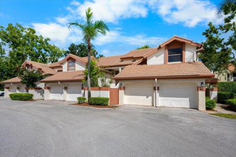 Condo in Wellington, Florida, 3 bedrooms № 2081999 - photo 2