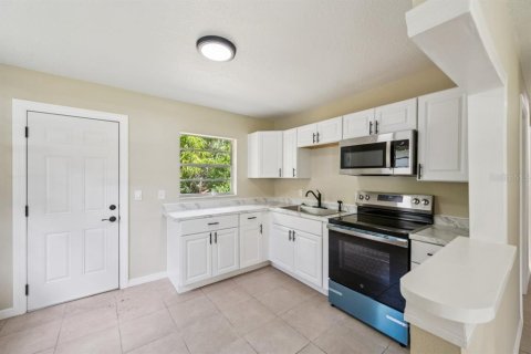 House in Arcadia, Florida 3 bedrooms, 80.27 sq.m. № 2394422 - photo 8