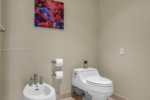 Condominio en alquiler en Key Biscayne, Florida, 3 dormitorios, 233.18 m2 № 1954385 - foto 24