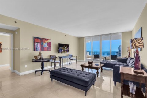 Condominio en alquiler en Key Biscayne, Florida, 3 dormitorios, 233.18 m2 № 1954385 - foto 4