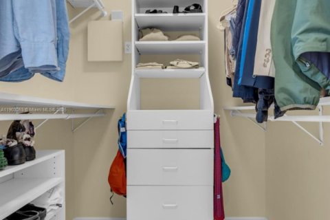 Condominio en alquiler en Key Biscayne, Florida, 3 dormitorios, 233.18 m2 № 1954385 - foto 25