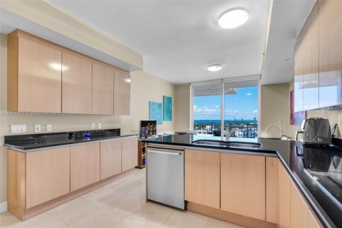 Condominio en alquiler en Key Biscayne, Florida, 3 dormitorios, 233.18 m2 № 1954385 - foto 9