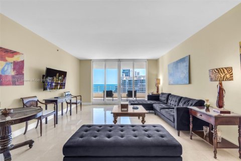 Condominio en alquiler en Key Biscayne, Florida, 3 dormitorios, 233.18 m2 № 1954385 - foto 6