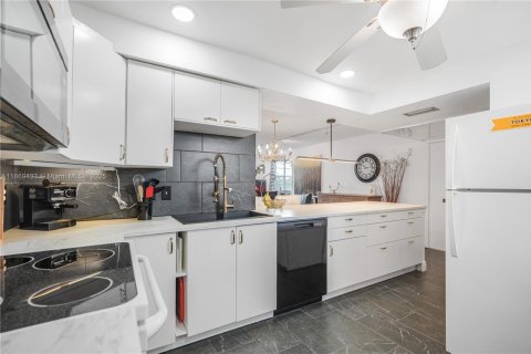 Copropriété à vendre à Boca Raton, Floride: 2 chambres, 120.77 m2 № 1926684 - photo 21