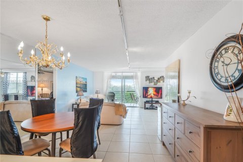 Copropriété à vendre à Boca Raton, Floride: 2 chambres, 120.77 m2 № 1926684 - photo 1