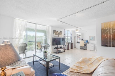 Copropriété à vendre à Boca Raton, Floride: 2 chambres, 120.77 m2 № 1926684 - photo 7