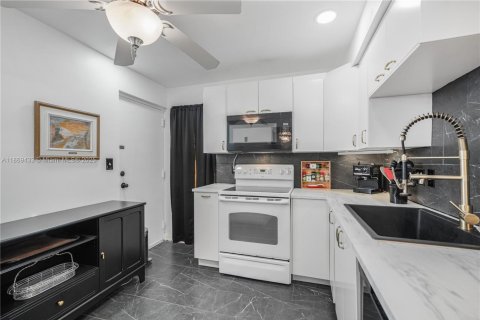 Copropriété à vendre à Boca Raton, Floride: 2 chambres, 120.77 m2 № 1926684 - photo 18