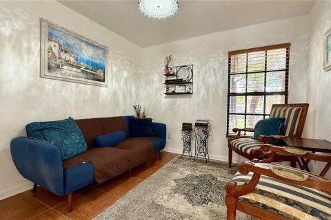 Casa en venta en Kissimmee, Florida, 4 dormitorios, 158.12 m2 № 2135190 - foto 13