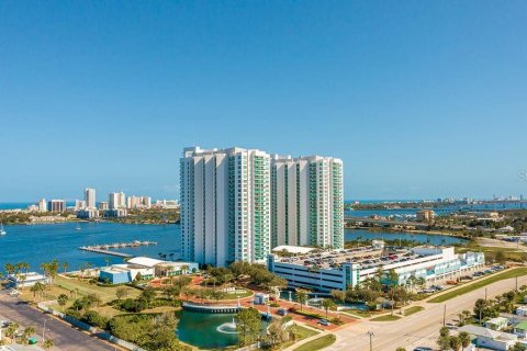 Copropriété à vendre à Daytona Beach, Floride: 2 chambres, 168.62 m2 № 1515796 - photo 1