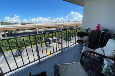 Купить кондоминиум в Майами, Флорида 2 спальни, 102.38м2, № 1929133 - фото 24