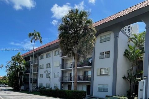 Купить кондоминиум в Майами, Флорида 2 спальни, 102.38м2, № 1929133 - фото 3