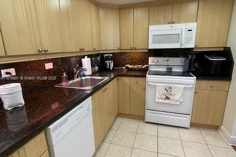 Купить кондоминиум в Майами, Флорида 2 спальни, 102.38м2, № 1929133 - фото 11