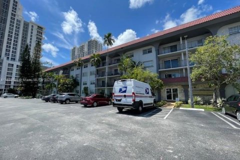 Купить кондоминиум в Майами, Флорида 2 спальни, 102.38м2, № 1929133 - фото 26