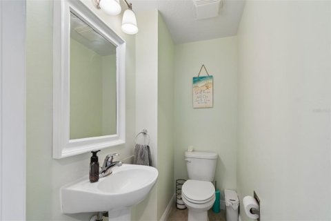Townhouse in Clearwater, Florida 2 bedrooms, 179.3 sq.m. № 2220260 - photo 17