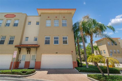 Townhouse in Clearwater, Florida 2 bedrooms, 179.3 sq.m. № 2220260 - photo 23