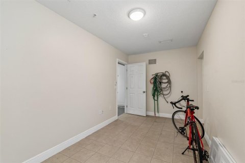 Townhouse in Clearwater, Florida 2 bedrooms, 179.3 sq.m. № 2220260 - photo 4