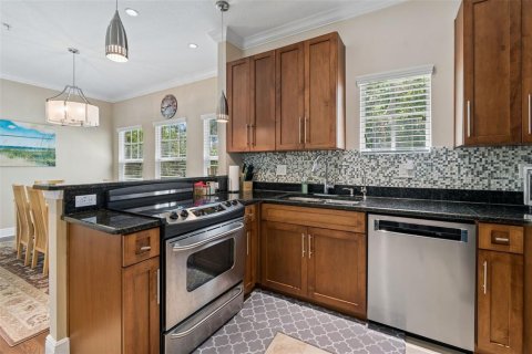 Townhouse in Clearwater, Florida 2 bedrooms, 179.3 sq.m. № 2220260 - photo 13