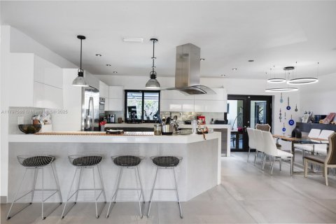 Снять в аренду виллу или дом в Майами, Флорида 3 спальни, 196.49м2, № 2033445 - фото 13