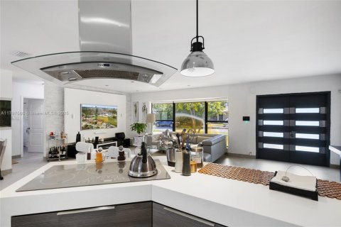 Снять в аренду виллу или дом в Майами, Флорида 3 спальни, 196.49м2, № 2033445 - фото 19