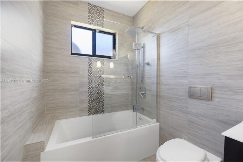 Снять в аренду виллу или дом в Майами, Флорида 3 спальни, 196.49м2, № 2033445 - фото 26