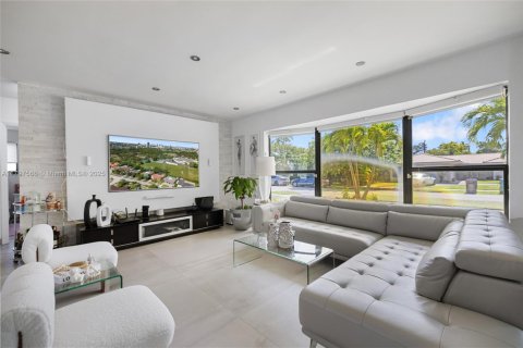 Снять в аренду виллу или дом в Майами, Флорида 3 спальни, 196.49м2, № 2033445 - фото 9