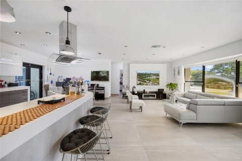 Снять в аренду виллу или дом в Майами, Флорида 3 спальни, 196.49м2, № 2033445 - фото 12