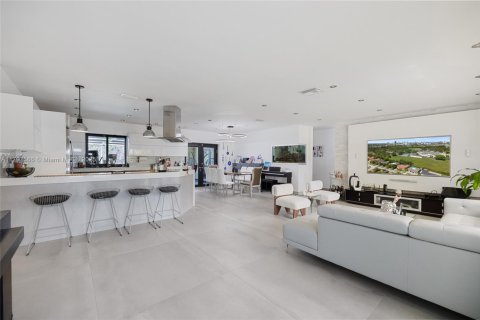 Снять в аренду виллу или дом в Майами, Флорида 3 спальни, 196.49м2, № 2033445 - фото 6