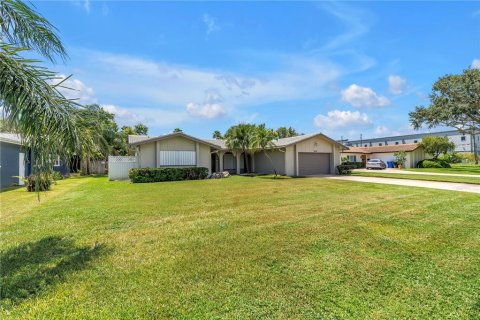 House in Saint Petersburg, Florida 3 bedrooms, 150.22 sq.m. № 1870510 - photo 28