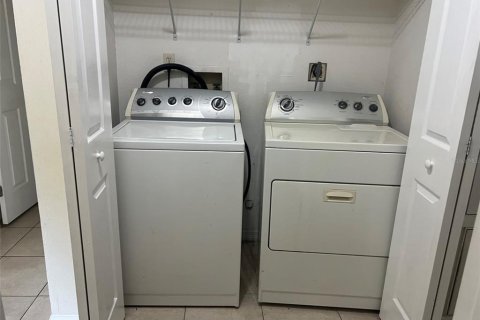 Condo in Kissimmee, Florida, 2 bedrooms  № 2379690 - photo 9