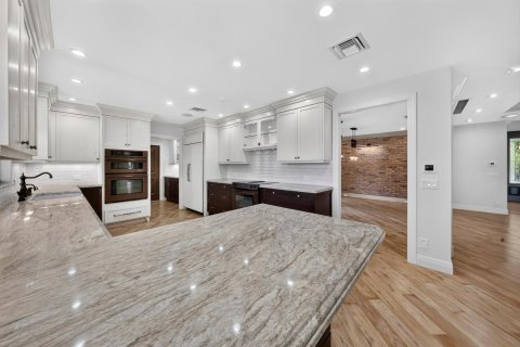Casa en venta en Coral Springs, Florida, 5 dormitorios, 369.57 m2 № 2303468 - foto 26