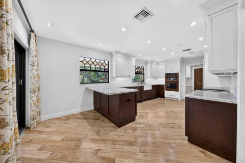 Casa en venta en Coral Springs, Florida, 5 dormitorios, 369.57 m2 № 2303468 - foto 25
