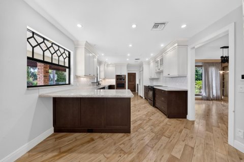 Casa en venta en Coral Springs, Florida, 5 dormitorios, 369.57 m2 № 2303468 - foto 29