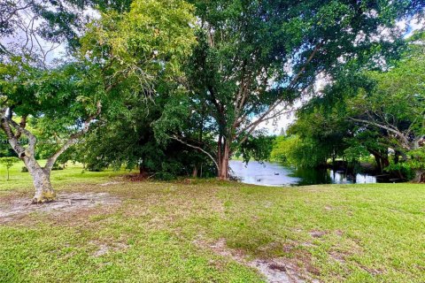 House in Coral Springs, Florida 3 bedrooms, 134.24 sq.m. № 1930339 - photo 24