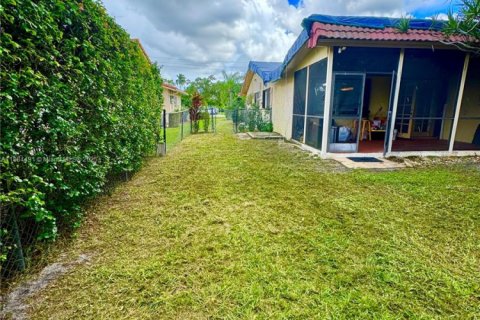 House in Coral Springs, Florida 3 bedrooms, 134.24 sq.m. № 1930339 - photo 23