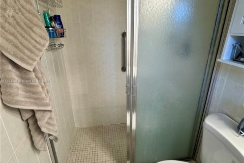 House in Coral Springs, Florida 3 bedrooms, 134.24 sq.m. № 1930339 - photo 13