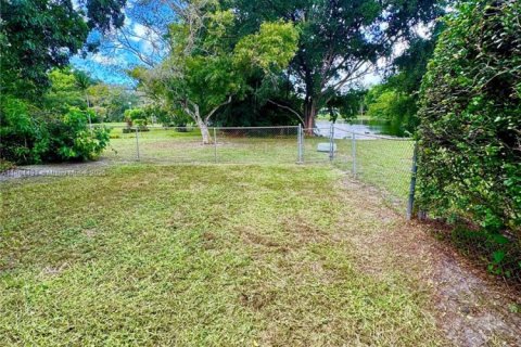 House in Coral Springs, Florida 3 bedrooms, 134.24 sq.m. № 1930339 - photo 22