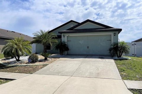 House in Haines City, Florida 3 bedrooms, 147.9 sq.m. № 2143291